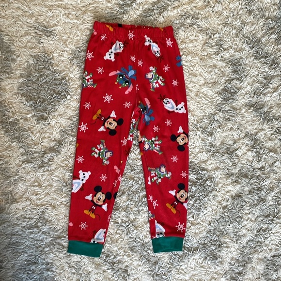 Disney 100 pajama set fits snug (size 5T but runs small) - Picture 3 of 4